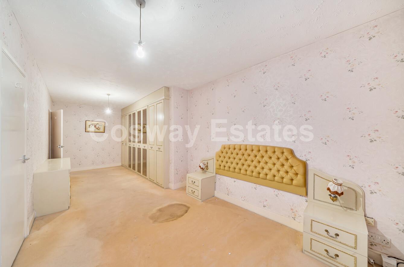 Blackwell Gardens, Edgware, HA8, Edgware
